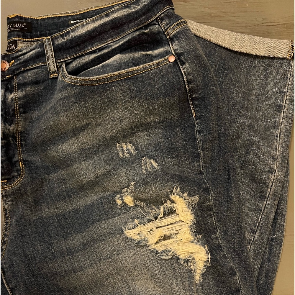Great condition Judy blue boyfriend fit, distressed jeans